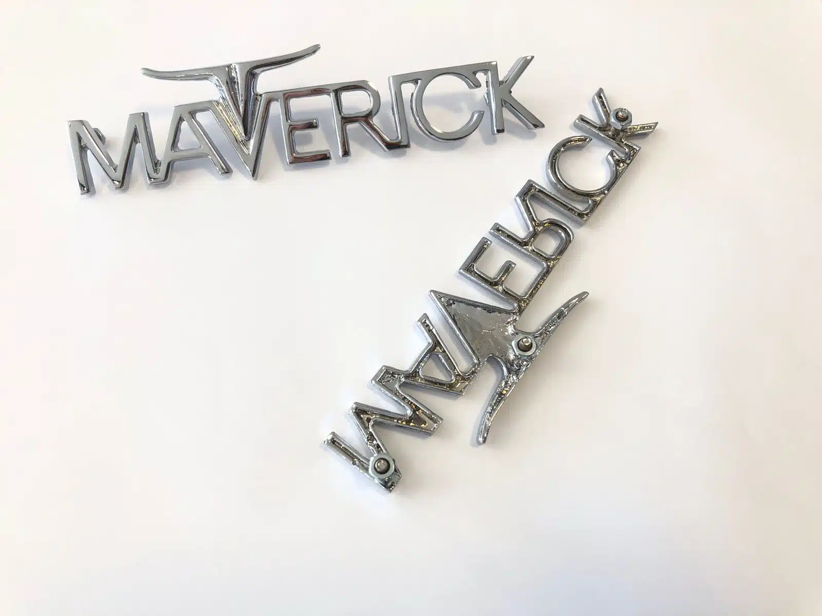 Kit Emblemas Paralama Ford Maverick USA - Imagem 5
