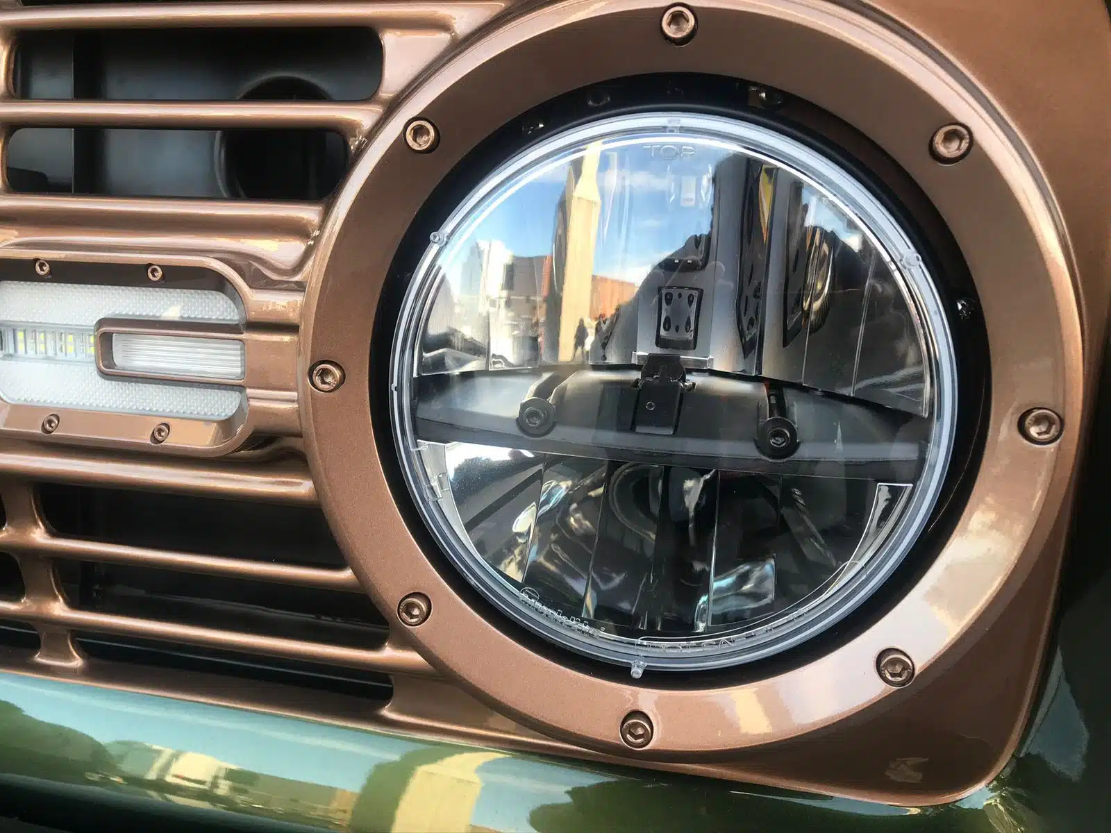 Farol Led Projetor Dual Zone Maverick F100 C10 Opala - Imagem 3