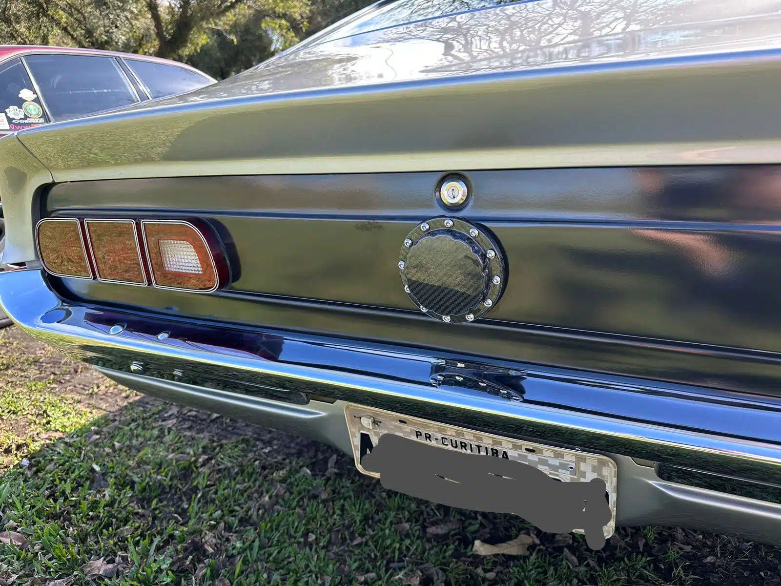 Tampa de Combustível Fibra de Carbono Ford Maverick & Mustang - Imagem 10