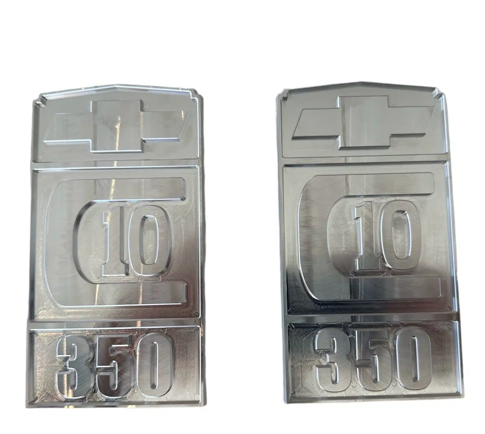 Emblema Billet Paralama Chevrolet C15 Custom - Imagem 5