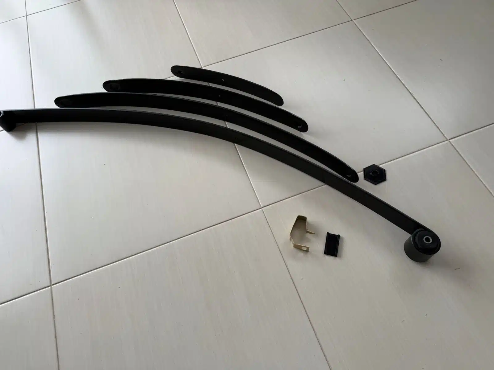 Kit Calço Isolador E Trava Laminas Feixe De Molas Ford Maverick - Imagem 12
